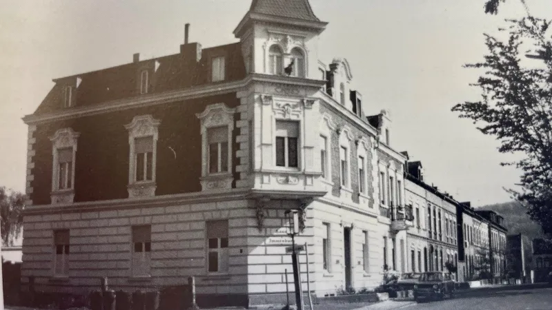 https://feature-new-deploy-ovh.dnr.ovh.stage.gooddev.de/s3/files/styles/crop_16_9/public/2025-06/sitz_des_dnr_in_bonn_kalkuhlstrasse_24_5300_bonn-oberkassel.jpg.webp?h=05f6c624&itok=8hmHF5f8